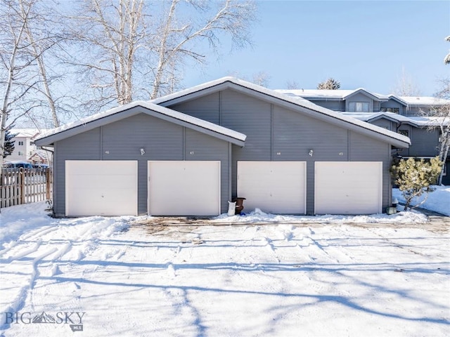 view of front facade featuring a garage