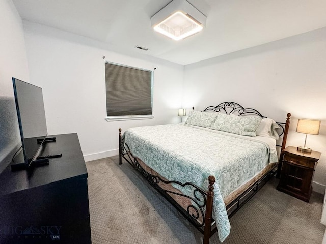 bedroom with carpet flooring