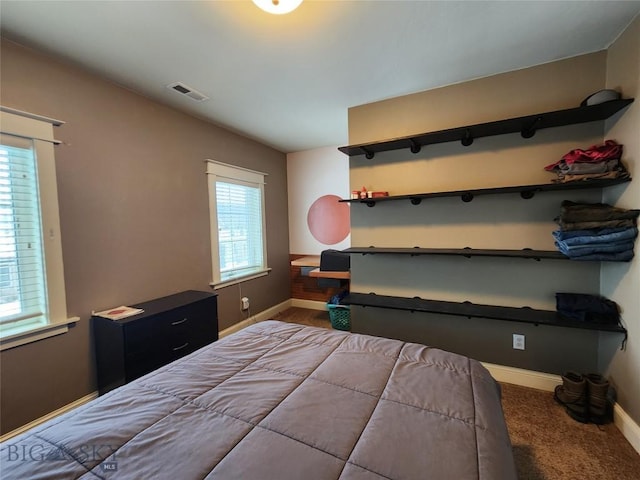 bedroom featuring carpet floors