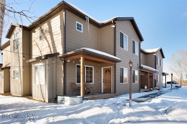 view of front of property