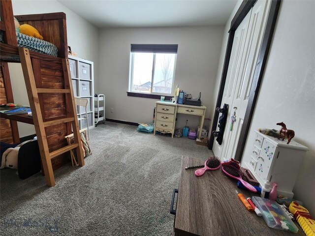 bedroom with carpet flooring