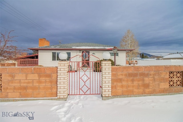 view of front of house