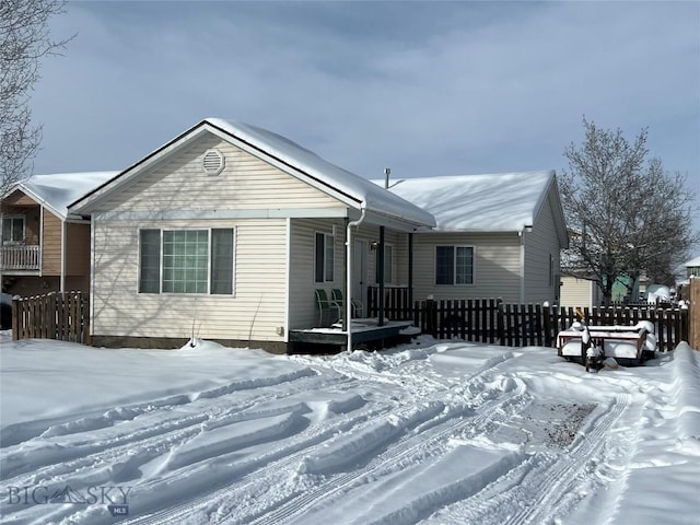 view of front of property