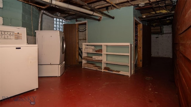 basement featuring independent washer and dryer