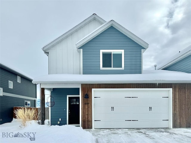 view of front of house featuring a garage