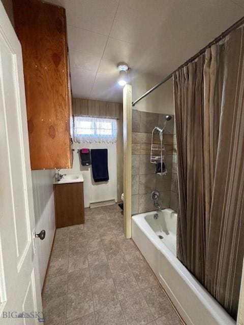 full bathroom featuring shower / bathtub combination with curtain, vanity, and toilet