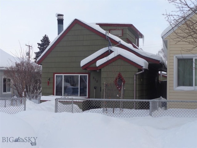 view of front of property