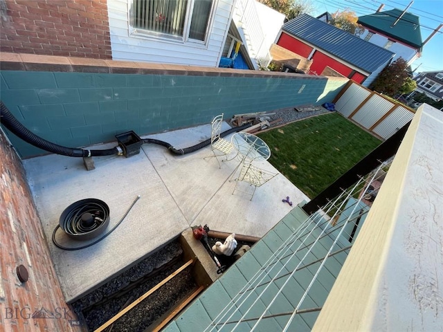 exterior space featuring a fenced backyard