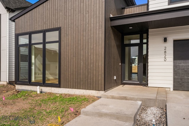 2820 S 30th Ave, Bozeman, MT 59718 - property entrance featuring a garage and a balcony