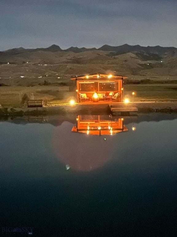 water view featuring a mountain view