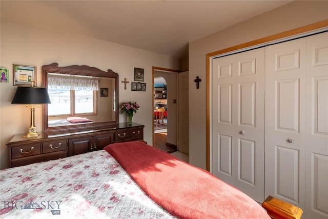 bedroom featuring a closet