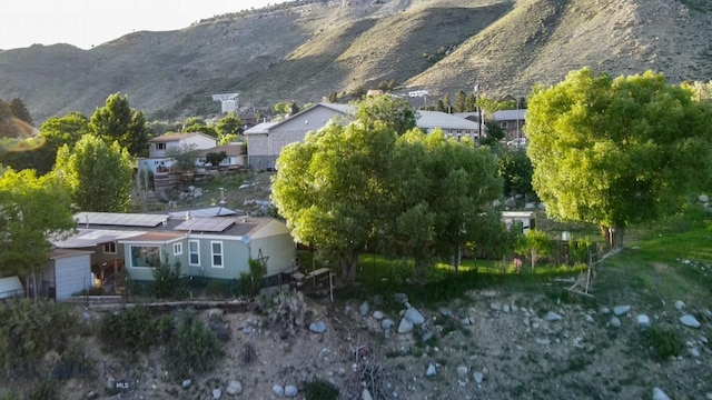 bird's eye view featuring a mountain view