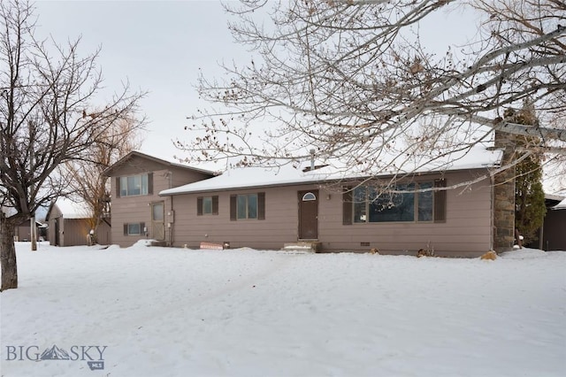 view of front of home featuring crawl space