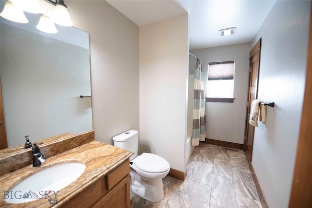 full bath featuring shower / bath combo, baseboards, visible vents, toilet, and vanity