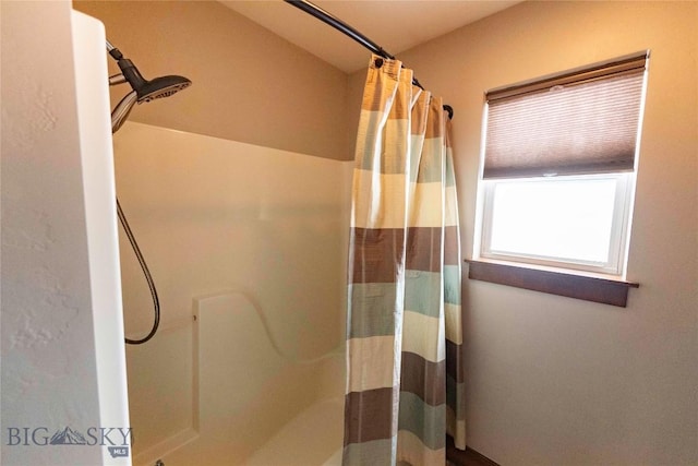 full bath featuring a shower with curtain