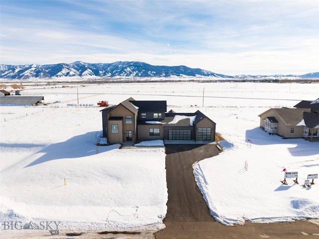 view of front of house with a mountain view