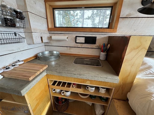 interior details featuring open shelves