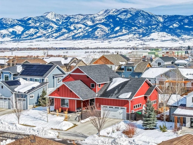 property view of mountains with a residential view