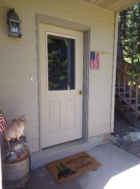 view of property entrance