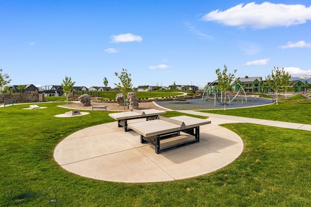 2824 S 30th Ave, Bozeman, MT 59718 - view of property's community with a lawn and a residential view