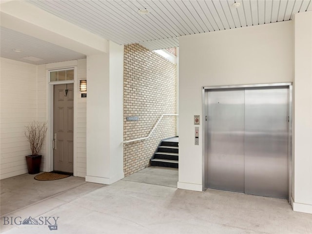 doorway to property with elevator