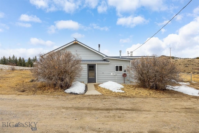 view of front of property