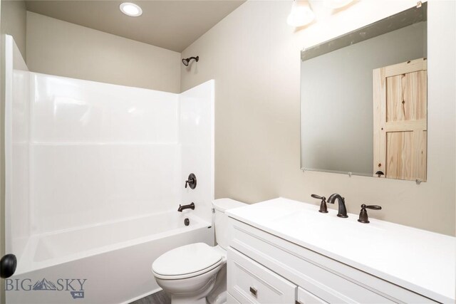 full bath with shower / bathing tub combination, toilet, vanity, and recessed lighting