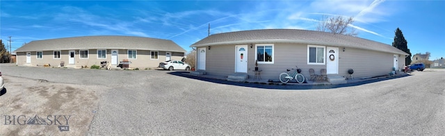 322-328 Vine St, Dillon, MT 59725 - view of front of house featuring entry steps