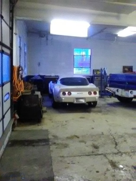 618 Washington St, Miles City, MT 59301 - view of garage
