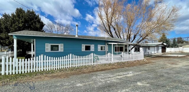 307 W Legion St, Whitehall, MT 59759 - view of front of property featuring a fenced front yard