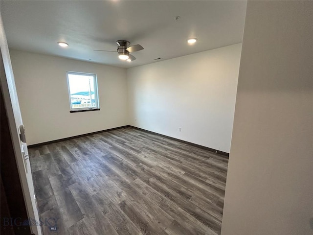 spare room with recessed lighting, baseboards, dark wood-style floors, and ceiling fan