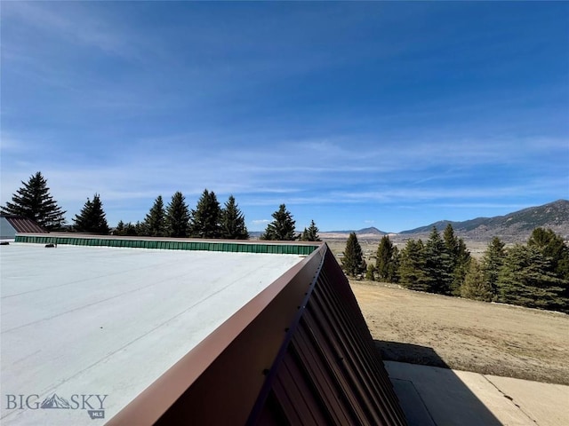 exterior details with a mountain view
