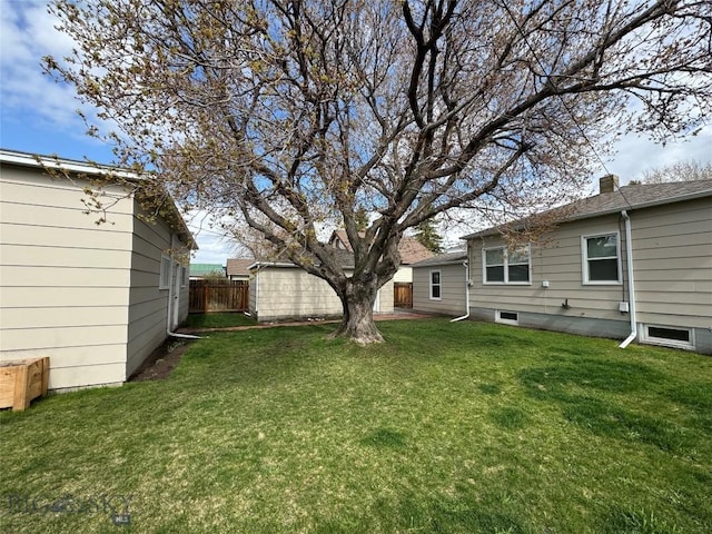 216 W 2nd Ave, Big Timber, MT 59011 - view of yard featuring fence