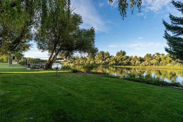 423 Riverview Ct, Great Falls, MT 59404 - view of yard featuring a water view