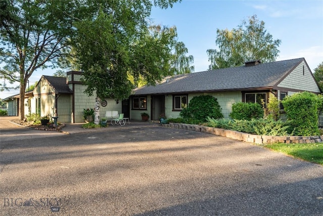 423 Riverview Ct, Great Falls, MT 59404 - ranch-style house with roof with shingles and a chimney