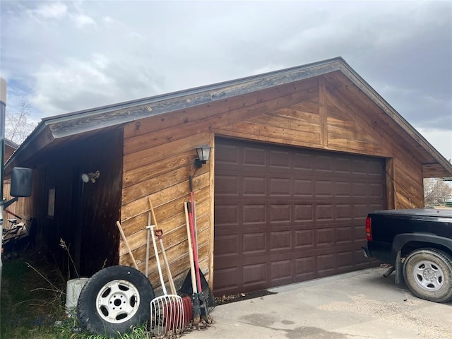 view of detached garage