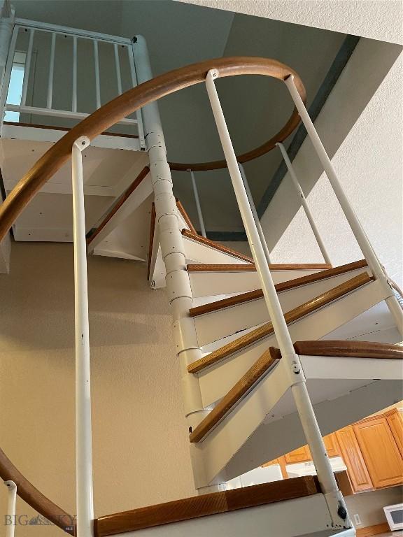 93 8th St Unit B, Belgrade, MT 59714 - view of staircase