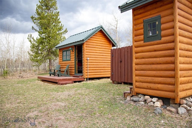 view of outdoor structure with an outbuilding