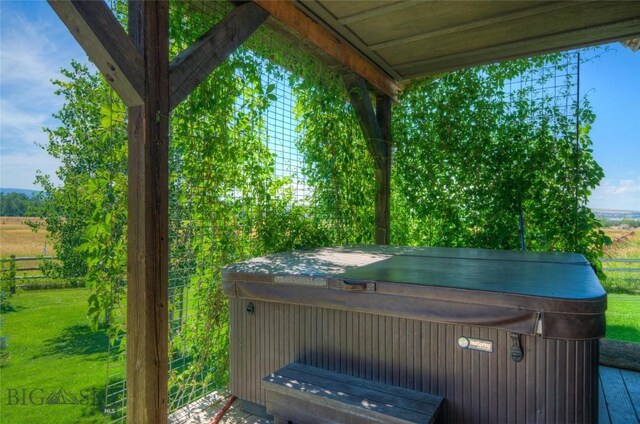 11762 Gooch Hill Rd, Gallatin Gateway, MT 59730 - exterior view of a jacuzzi and fence