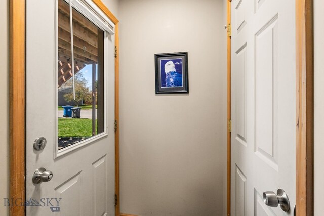 500/502 Idaho St, Belgrade, MT 59714 - view of doorway to outside