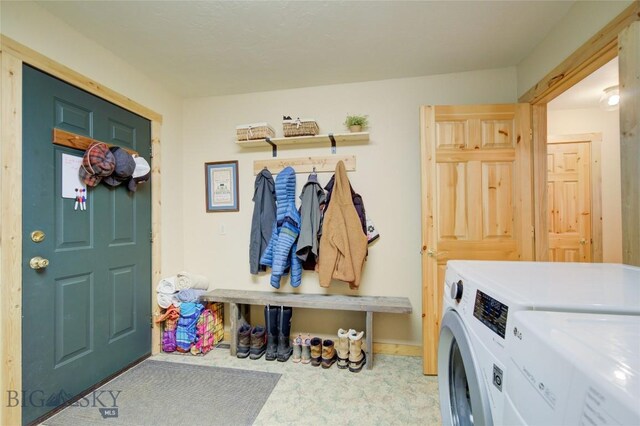 101 Deerfoot Trl, Ennis, MT 59729 - mudroom with washer and dryer