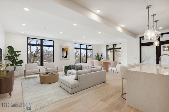 common area featuring recessed lighting
