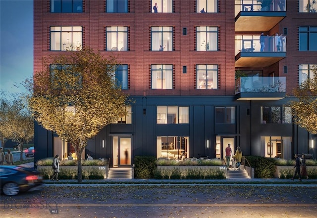 view of apartment building / complex