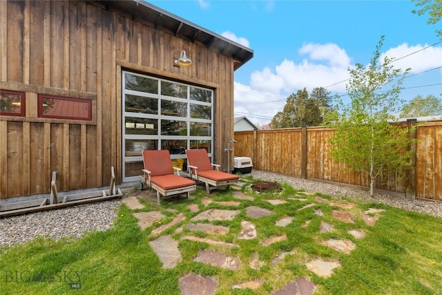 view of yard featuring fence