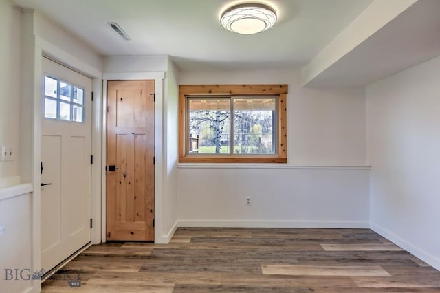 1816 S Rouse, Bozeman, MT 59715 - foyer entrance featuring wood finished floors and baseboards