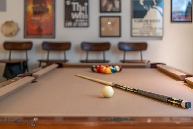 rec room with pool table