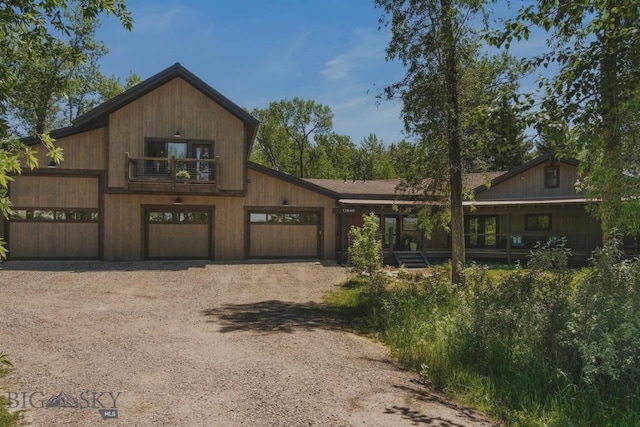 view of front of home featuring driveway