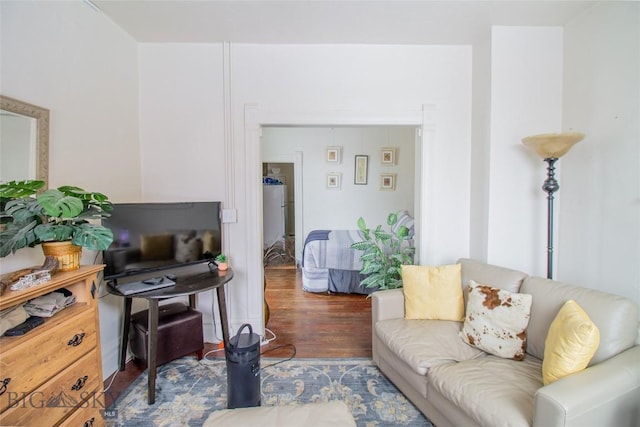 1048 S Wyoming St, Butte, MT 59701 - living area featuring wood finished floors