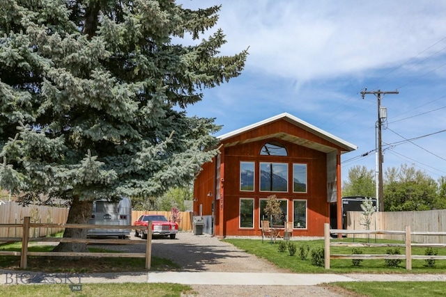 1007 E Geyser, Livingston, MT 59047 - view of front of property with driveway and fence