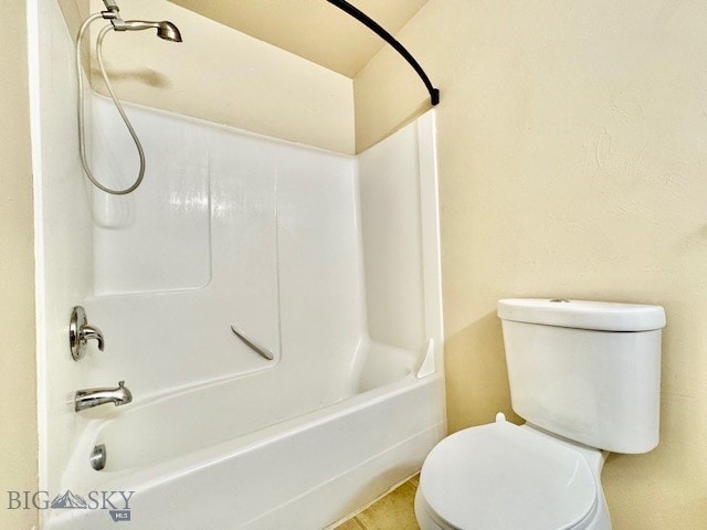full bath with toilet and shower / washtub combination